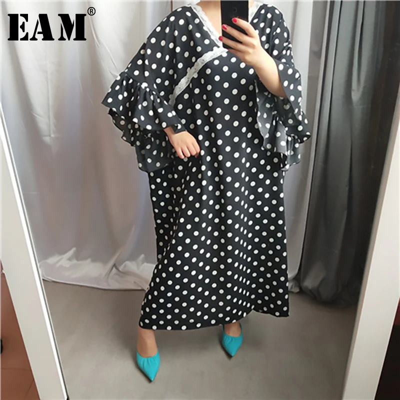 

[EAM] 2019 New Spring Summer V-Neck Three Quarter Sleeve Lace Dot Printed Ruffles Big Size Long Dress Women Fashion Tide JU788