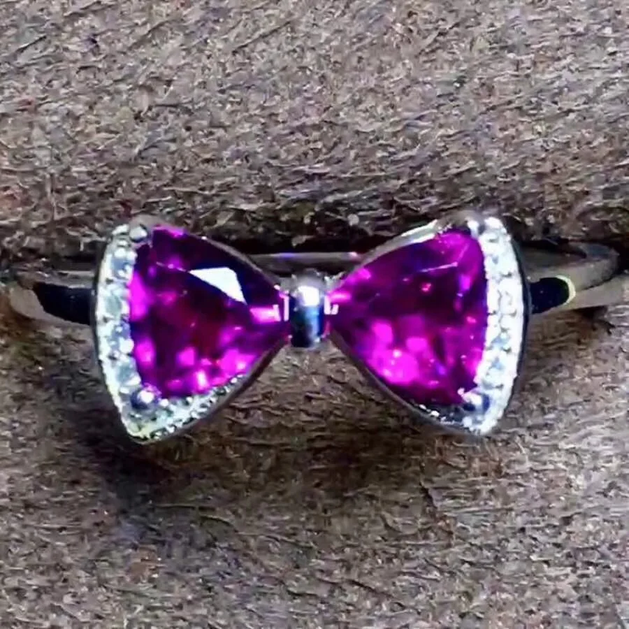 

Natural garnet ring, 925 silver, leaf shape, simple and exquisite, beautiful color, the product of nature