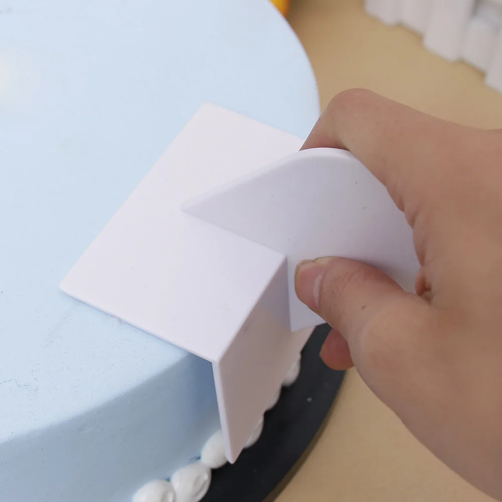 

Cake Scraper Smoother Adjustable Fondant Spatulas Cake Edge Smoother Cream Decorating DIY Bakeware Tableware Kitchen Cake Tool