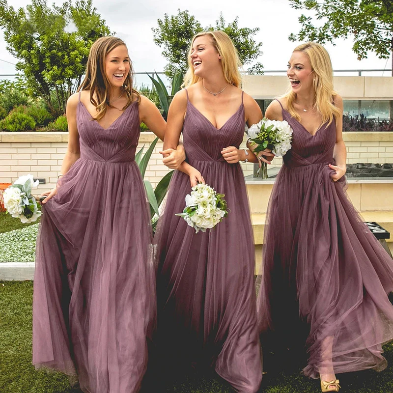 

Spaghetti Straps V Neck Bridesmaid Dresses 2019 Sexy Backless Wedding Guest Dress Floor Length Chiffon Wedding Party Dress