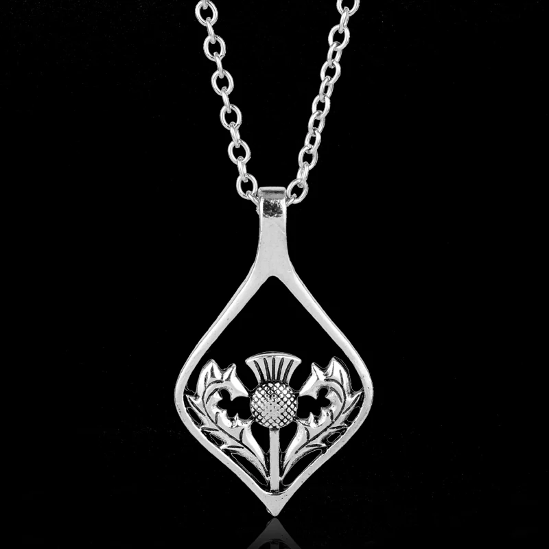 

MQCHUN Vintage Silver Thistle Oval Pendant Scottish Emblem Necklace National Symbol Of Jewelry Men Women Cosplay Party Gifts