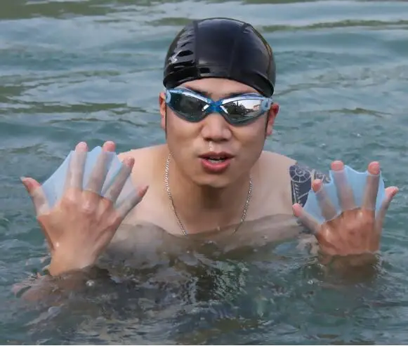 

1pair Simming Accessories Webbed gloves Men Women Swimming Advanced Supplies Training Necessary Half Finger Paddles