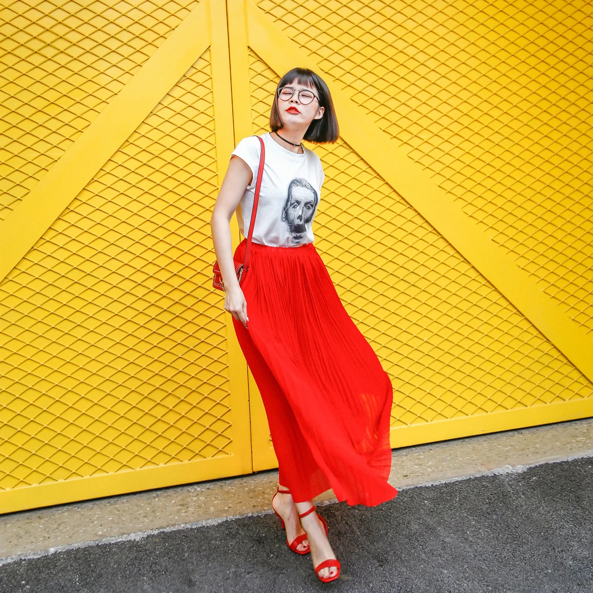 2017 Novo Produto de Impressão Carta de Manga Curta Grau De Tensão Lombar Dobrar Meia Saia corpo Conjuntos de Duas Peças Mulher