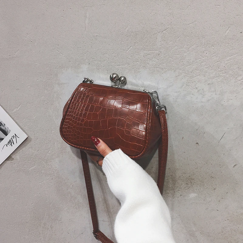 الحجر نمط خمر جلدية Crossbody حقائب للنساء 2019 السيدات البسيطة المحافظ و حقائب بسيطة حقائب كتف متنقلة