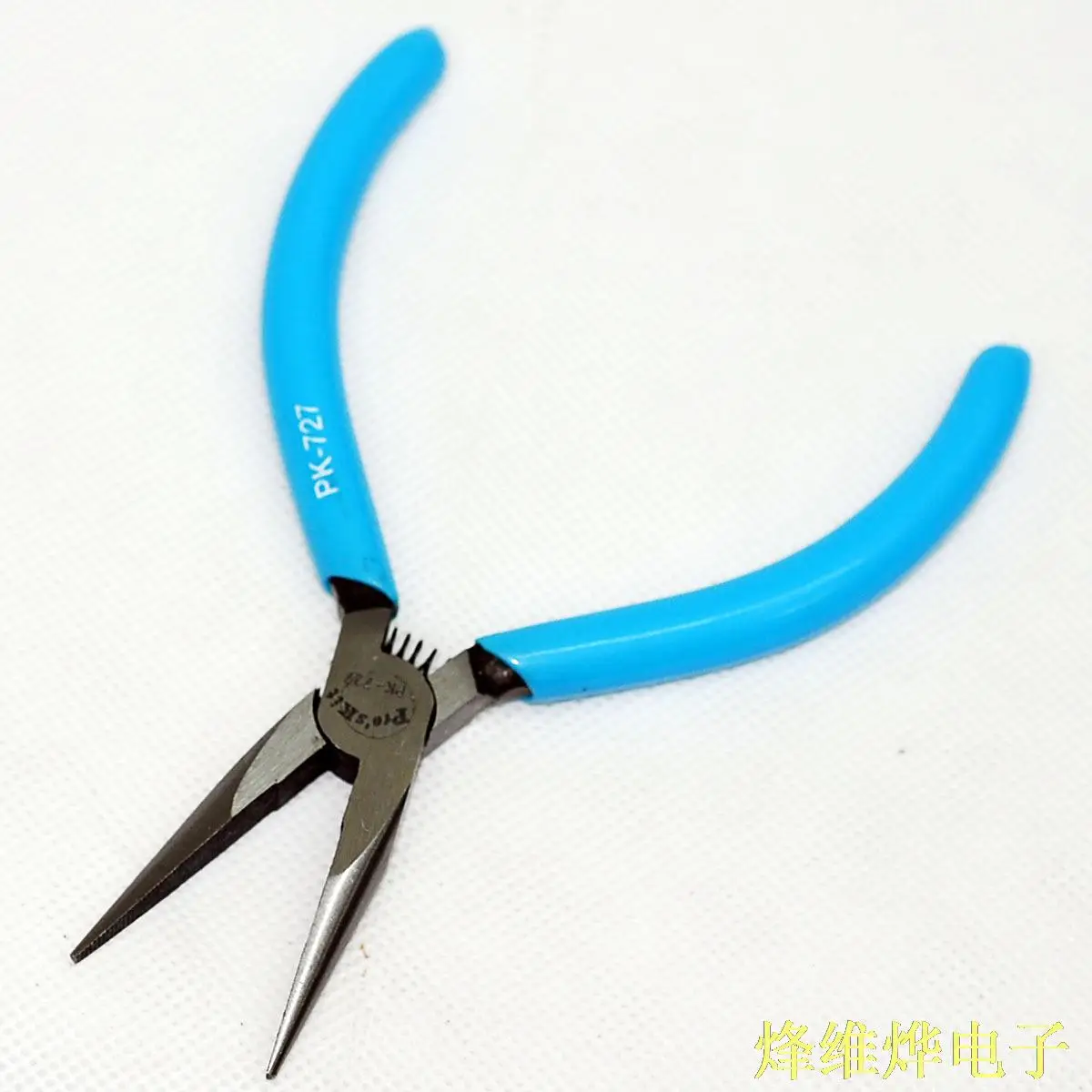 Blue steel needle nose pliers with teeth (130mm)in Pliers from Tools