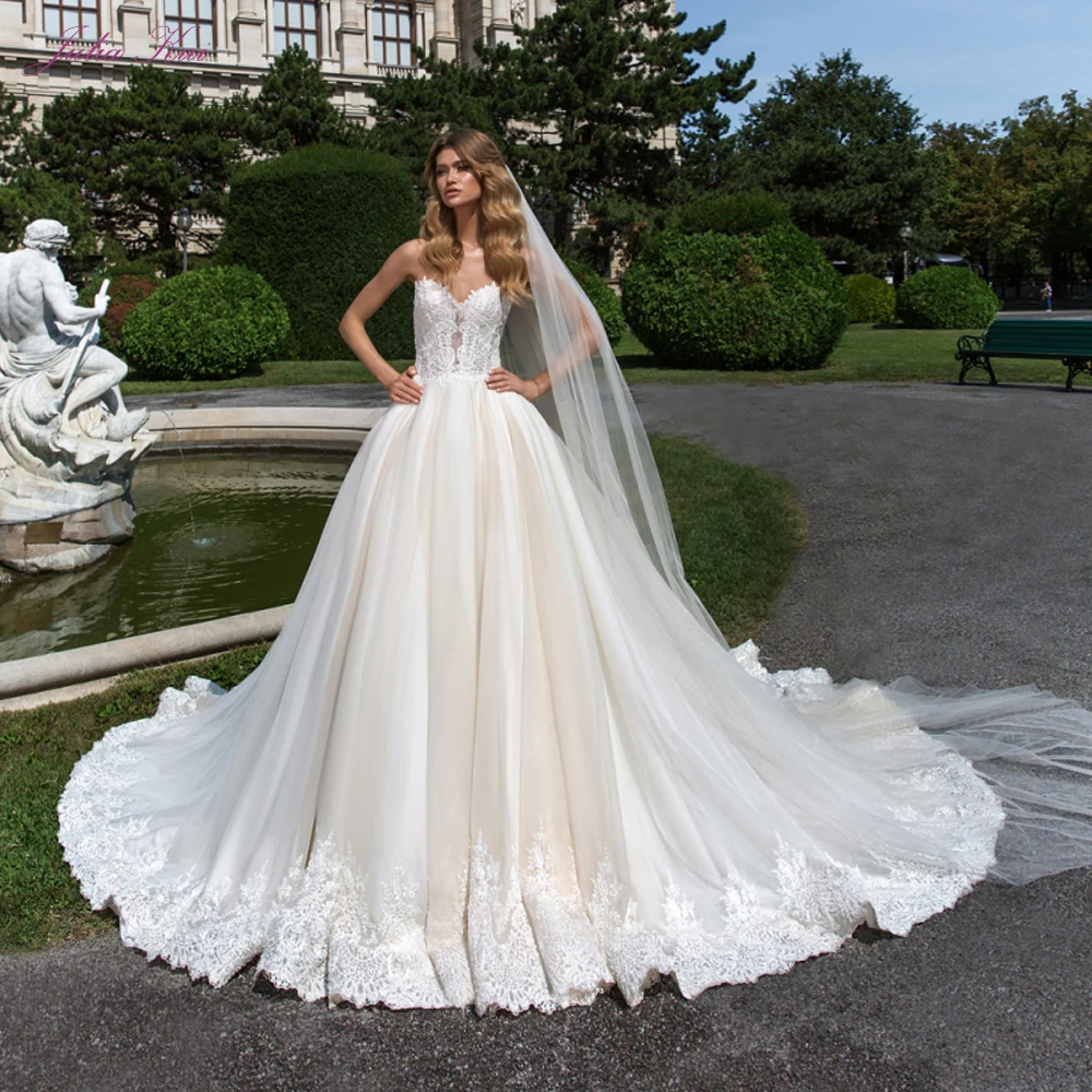 

Julia Kui Skin Tulle Of Sweetheart Neckline A-line Wedding Dress With Elegant Lace Count Train Vestido de noiva