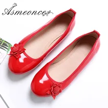 Прелестные модные туфли Элегантные Женская кожаная обувь Женская обувь без каблука Брендовые женские мягкие пятки милый цветок балетки Красный