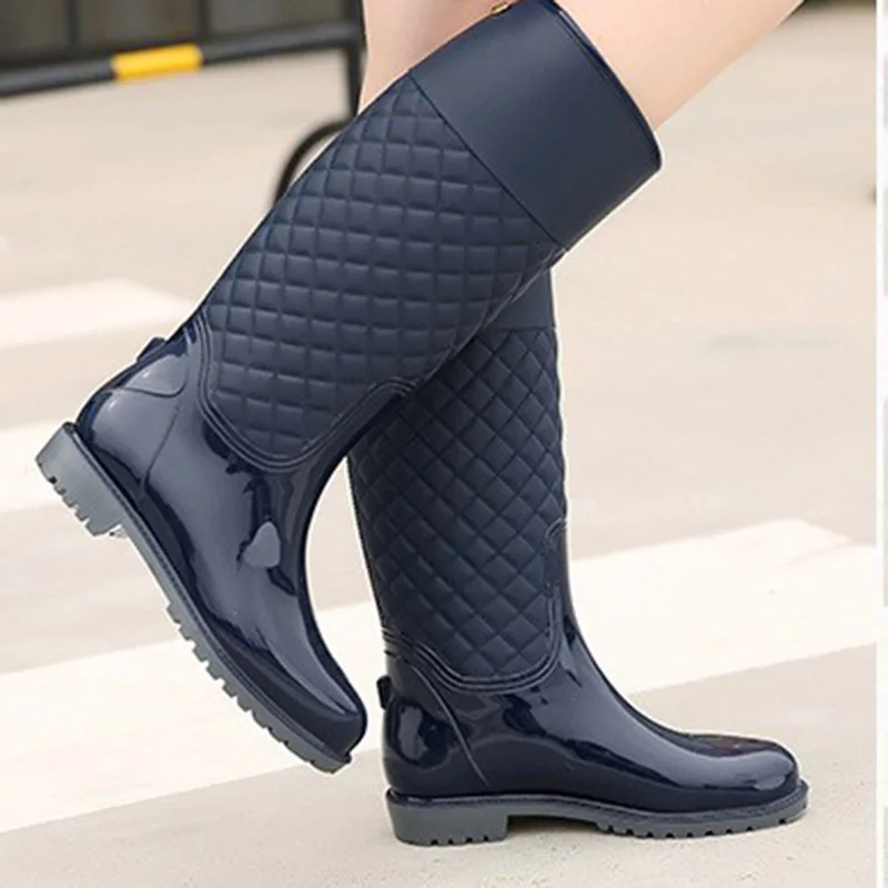 Сапоги прорезиненные женские. Брендовые резиновые сапоги женские. Страдивариус сапоги хаки. Ботинки женские quechua sh100 warm. Страдивариус сапоги хаки.