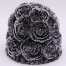 Для женщин Зимняя мода Натуральный мех шапки Беретки для женщин женский шляпа толстые теплые Рекс кролик защиты уха шляпа с розовым цветком ОММ