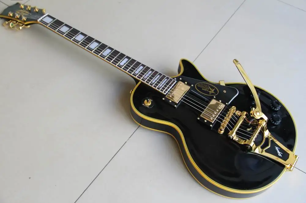 

Wholesale Cnbald 1959 Custom Signature Electric Guitar With Bridge Bigsby 20th anniversary In Black 120323
