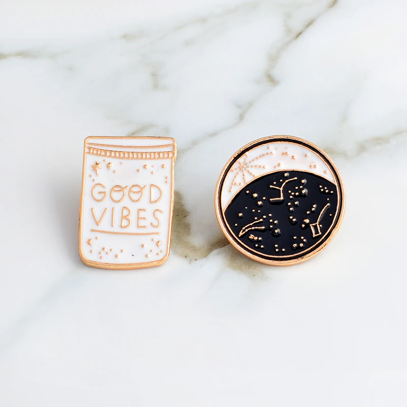 Звездное небо булавки GOOD VIBES Созвездие пространство фотоэлемент для PU куртки