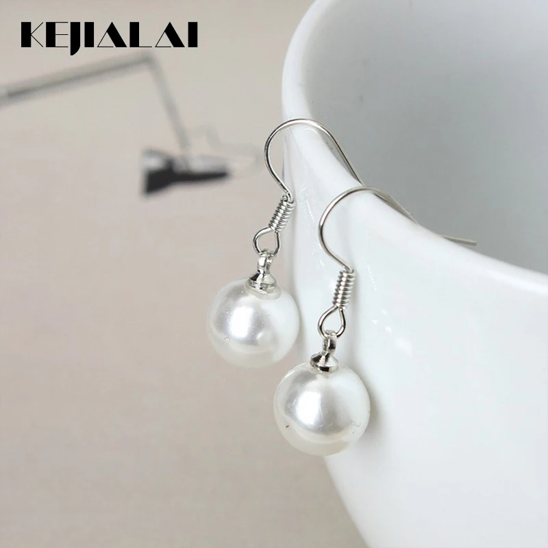 

KEJIALAI Fashion Jewelry Pearl Earrings Women Small Cute Round Beaded Drop Earrings Daily Bijoux Gift for Girls LY-C4034