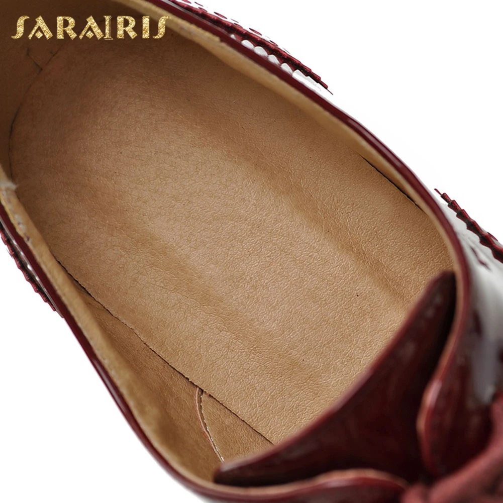 SARAIRIS/Большие размеры 34-43; женские туфли из лакированной искусственной кожи на платформе со шнуровкой и массивным каблуком в британском стиле; женские туфли-лодочки для школьниц