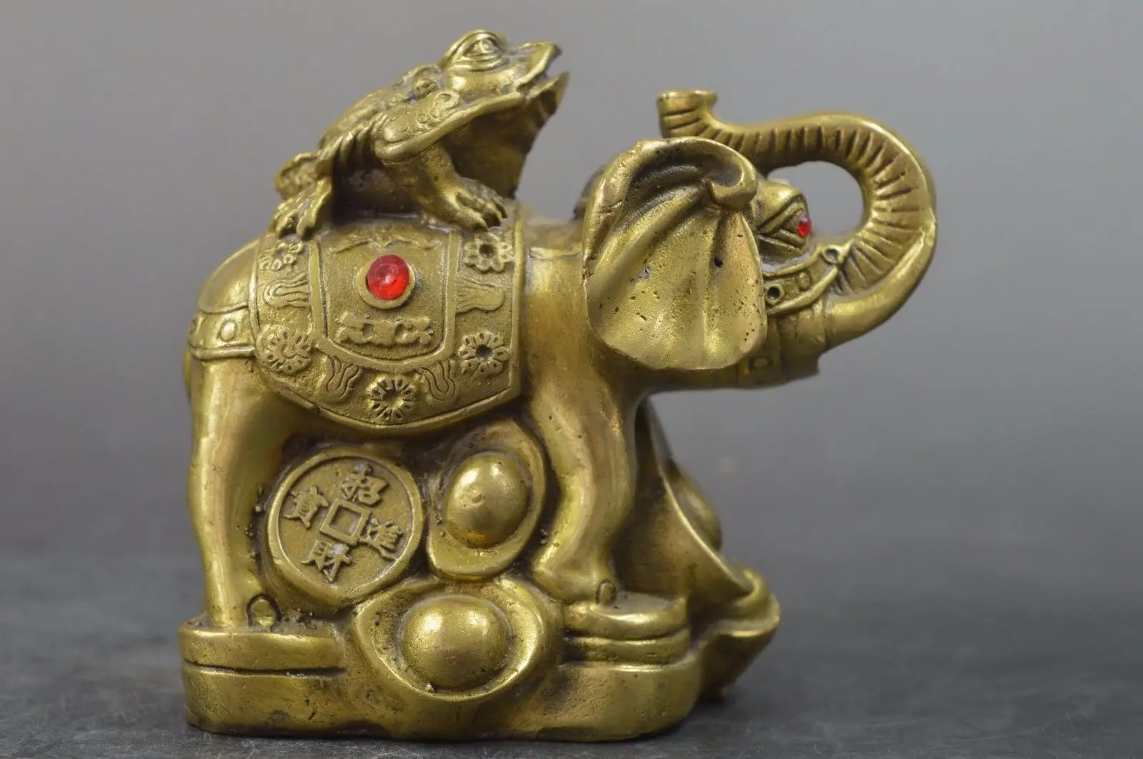 

Handwork Copper Carve Elephant Carry Frog Bring Wealth Delicate Delicate Statue