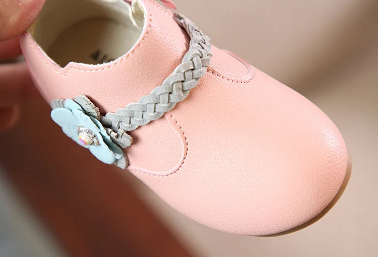 Ботинки для маленьких девочек; осенние кожаные ботинки для маленьких девочек; детские ботинки принцессы для девочек; детские черные ботинки с цветочным узором; обувь для девочек 5 лет