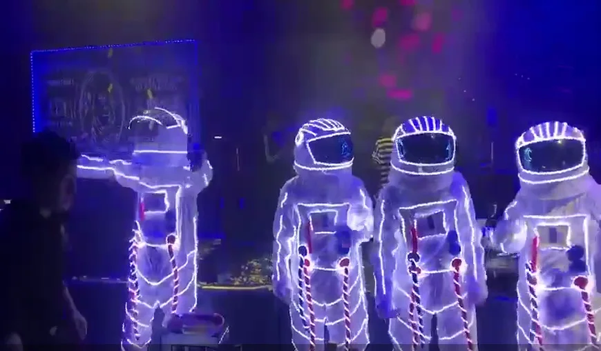 Светодиодный светящийся космический костюм, светящийся костюм космонавта, костюмы для костюмированной вечеринки на Рождество, Хэллоуин