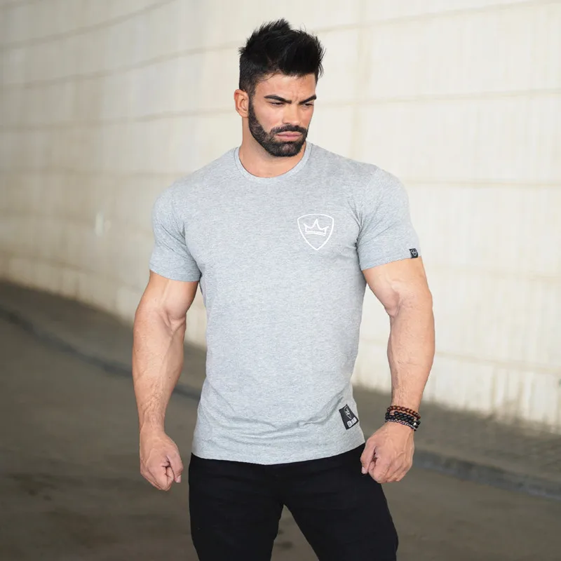 Новая мужская футболка для упражнений, тренажерные залы, футболка для фитнеса, бодибилдинга, тонкие хлопковые рубашки для мужчин с коротким рукавом для тренировок, футболка для бега - Цвет: Grey 1
