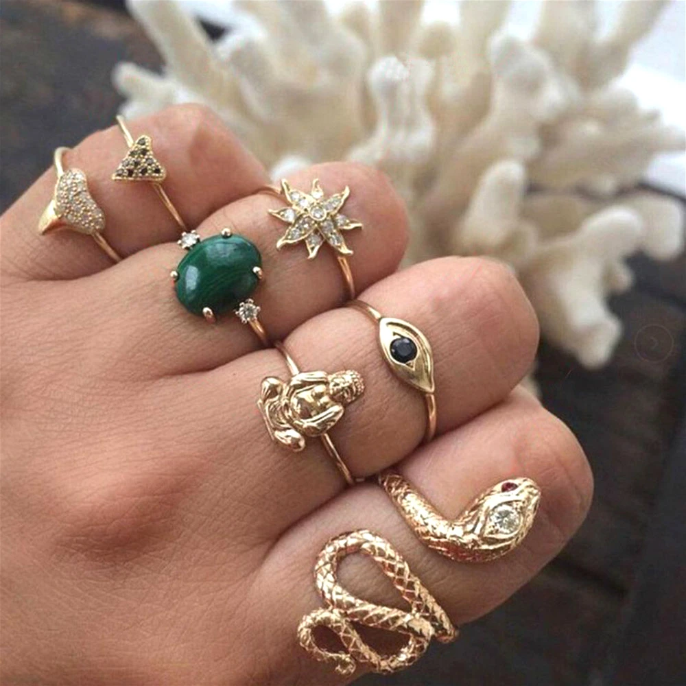 

7 Pcs/set Vintage Buddha Hand Flower Heart Snake Crystal Gold Ring Set Women Fashion Party Wedding Jewelry Accessories