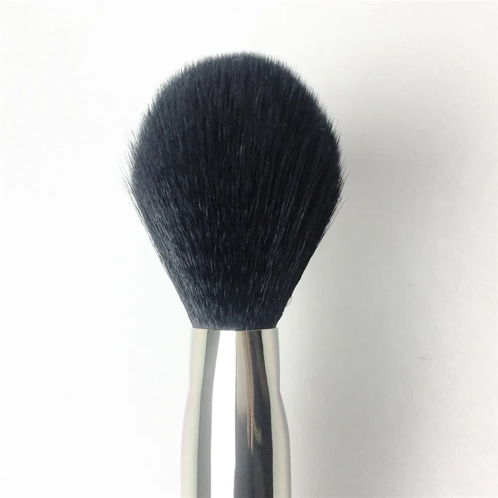 MAC 134 Large Powder Brush - 3
