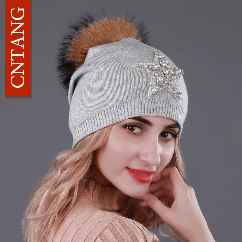 CNTANG, Осенние вязаные шерстяные шапки для женщин, зимние теплые шапки со звездой, стразы, натуральный мех енота, шапка с помпоном, женские шапочки - Цвет: Светло-серый