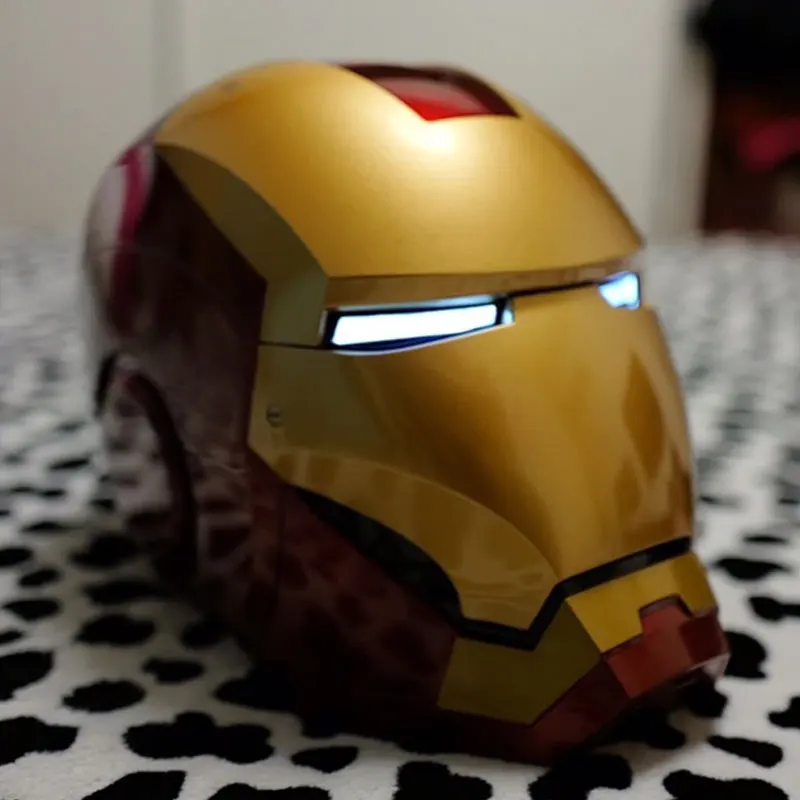 

Roan Toys 003 1:1 Ironman MK3 MK7 LED Automatic Open and Close Helmet for Cosplay and Holiday Gift