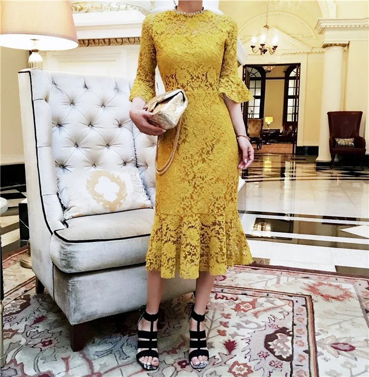 

2019 Autumn New pattern Slim fit yellow Lace pagoda sleeve Wrapping hips Round collar half sleeve Fishtail Dress