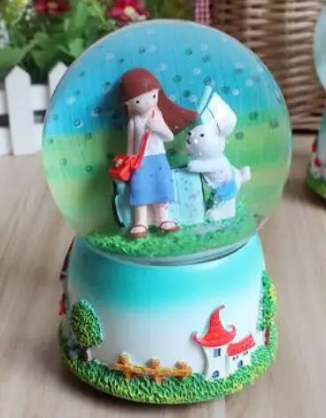 

SHUN Creative gift mood girl rotating floating snow crystal ball music box
