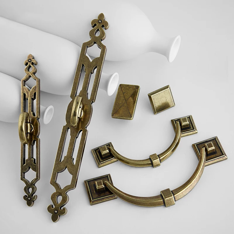 الرجعية خمر 2 PCS الأوروبية الأثاث العتيق مقابض دولاب خزانة درج مضمد مطبخ مجلس الوزراء التأثيرات مقابض وأُكر