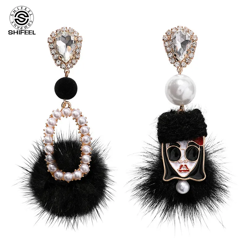 

SHIFEEL 2018 New Korean Modern Fashion Hairball Pearl Earrings Wearing a hat girl Head portrait Asymmetry Long Pendients
