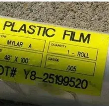 Высокое качество Подгонянные водонепроницаемые клейкие этикетки Низкая цена полиэстер ПЭТ пластиковые этикетки горячие продажи печать без остатков стикер