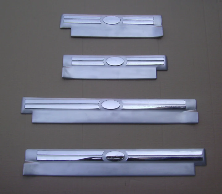 

Stainless Steel Internal Scuff Plate Upper Layer Door Sill Trim Cover For Land Rover Discovery 4 MK4 2015 2016 2017