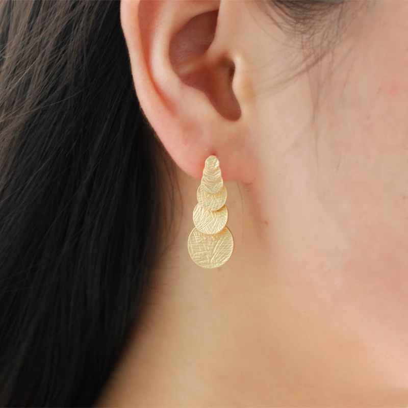 

Multilayer Metal Circle Wafer Earrings Simple Gold Stud Earrings Geometry Fashion Jewelry For Girlfriend Gift