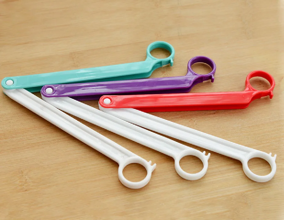 012 Sealing clip