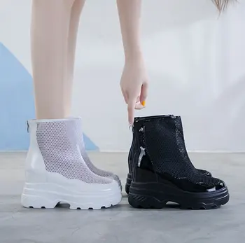 

2019 new hollow net boots high-top shoes thickened inside 9cm casual shoes female Korean fashion short boots wild.