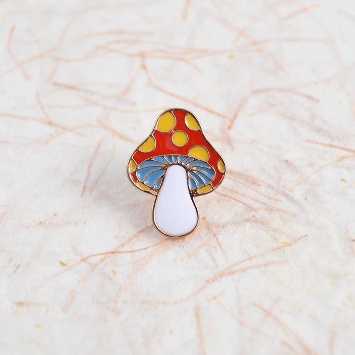 

WEISHUOLI New Metal Mushroom Brooches For Women Clothing Accessories Fashion Cartoon Enamel Brooch Pin jewelry