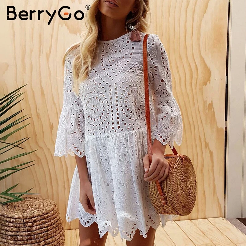 Женское кружевное платье с вышивкой BerryGo белое хлопковое повседневное летнее