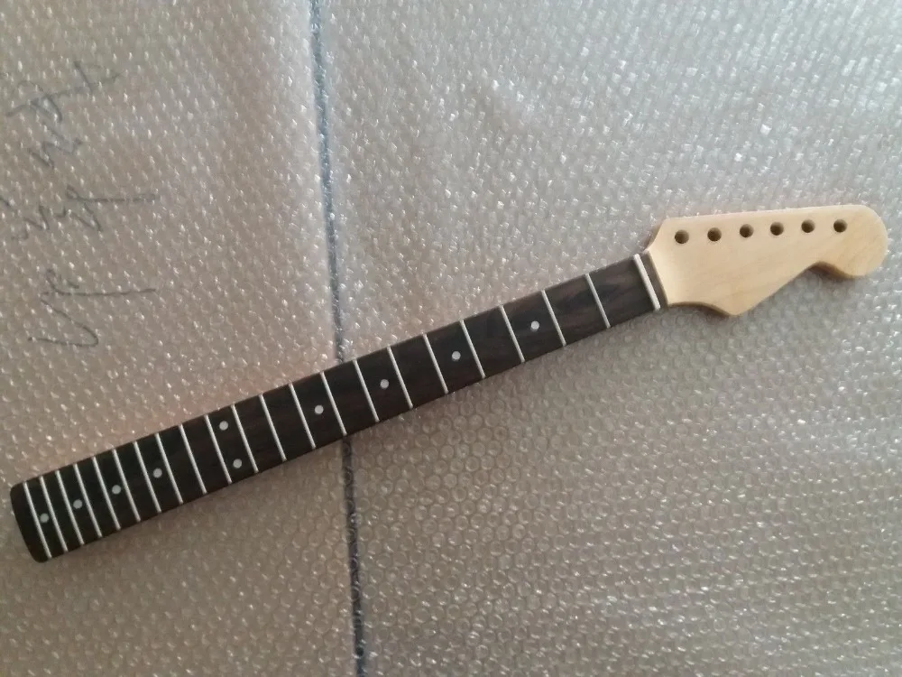 

Guitar Neck for ST Replacement 21 Fret Maple rosewood Fretboard Gloss Finish