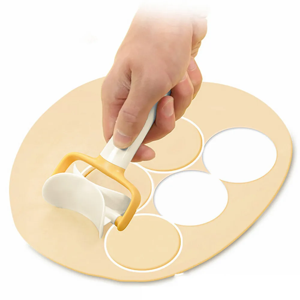 Форма для пирогов пластиковая глазурь лопатка круглая форма для нарезки печенья прокатки бисквита нож для теста круг тесто резак формочка для приготовления пельменей - Color: Yellow