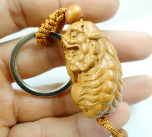 Mahogany Three-dimensional Engraving Key Chain Lifelike lion Pendant Ring Jewelry Gift For Car Accessories L30 | Украшения и