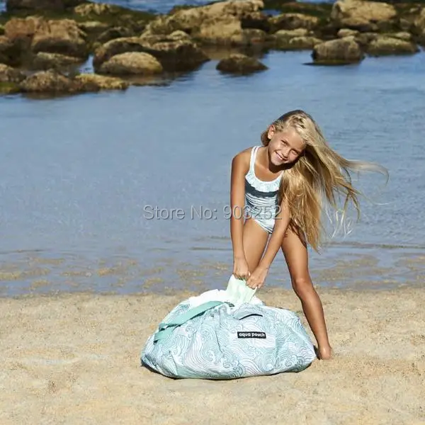 Aqua_Pouch_Escargot_Monique_Jade_2000x2000