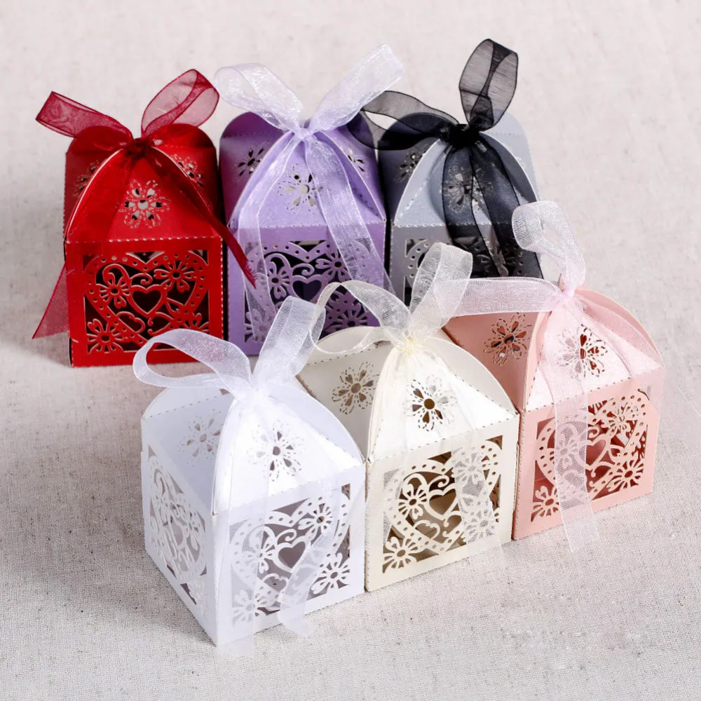 

10Pcs/set Laser Cut Love Heart Hollow Carriage Favors Gifts Candy Boxes With Ribbon Baby Shower Birthday Wedding Party Supplies