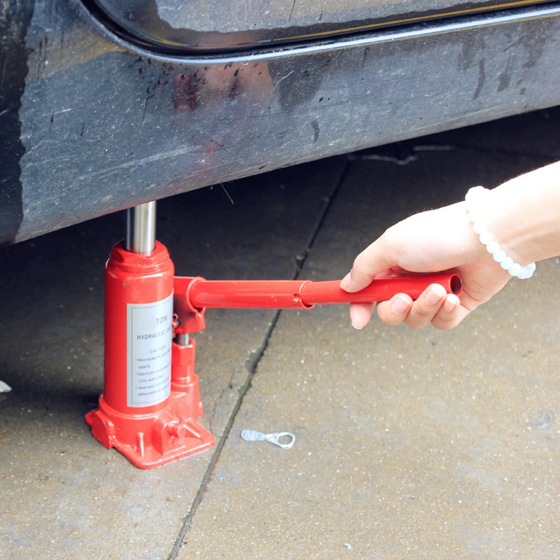 2 Tons Capacity Hydraulic Jacks (3)