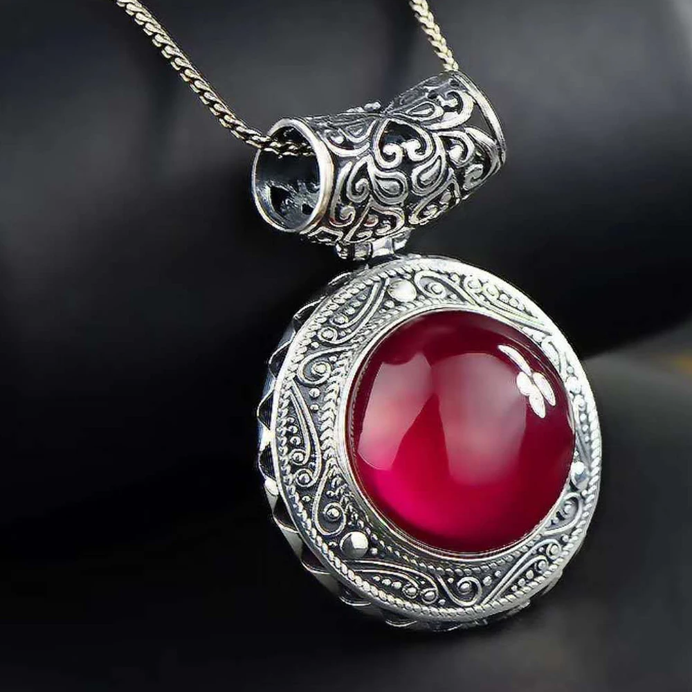 MetJakt Vintage Pattern Natural Red Corundum Pendant Necklace Solid 925 Sterling Silver Pendant for Sweater Chain for Women цена MetJakt Vintage Pattern Natural Red Corundum Pendant Necklace Solid 925 Sterling Silver Pendant for Sweater Chain for Women цены онлайн