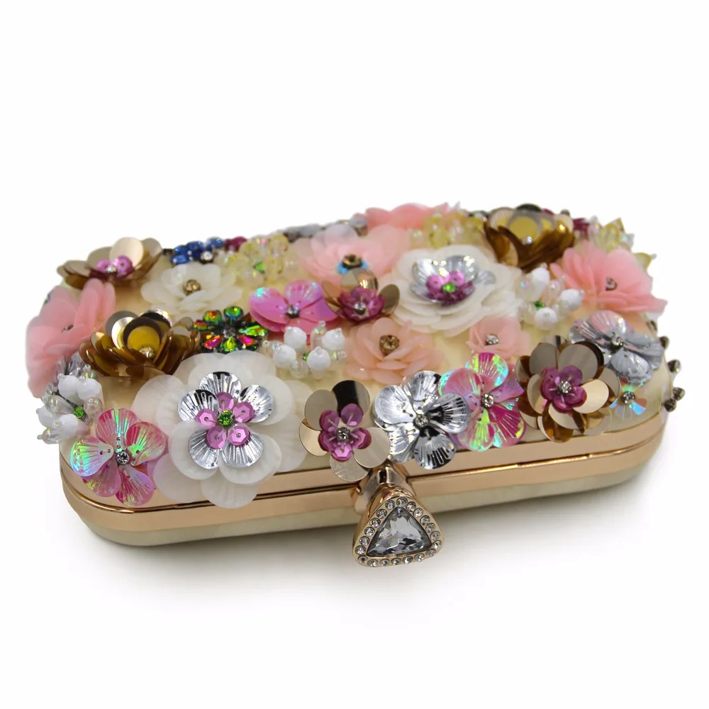 8877701648_1836342650