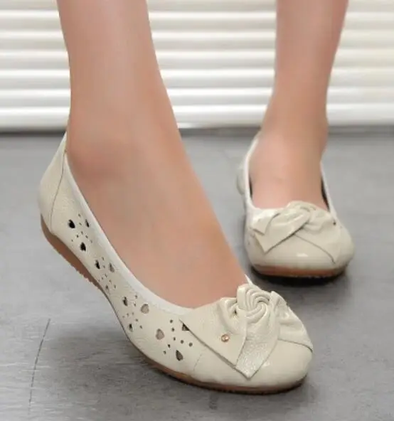 2016 Flat bottom holes in summer shoes leather sandal size breathable