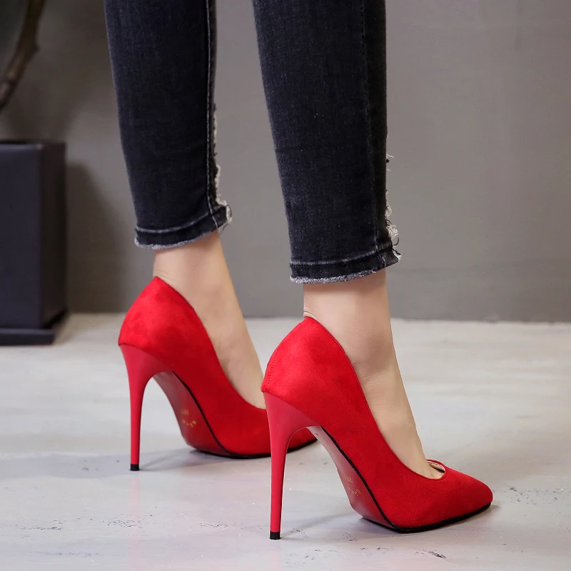 Женские однотонные туфли на очень высоком каблуке с острым носком; замшевая разнопарая обувь; пикантная обувь на шпильках для выпускного вечера; размер 44