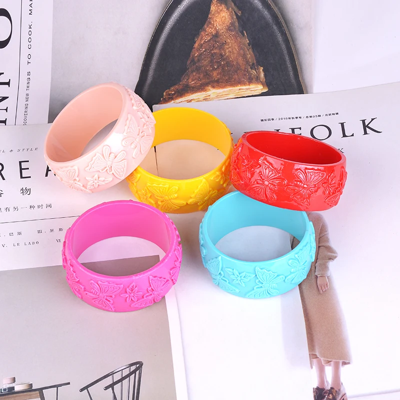 Trendy Resin Cuff Engraved Butterfly Fashion Bracelets Bangles for Women Acrylic Wide Bracelets Female Simple Charm New Jewelry (2)