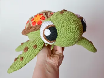

crochet armigurumi rattle toy sea turtle model number 910