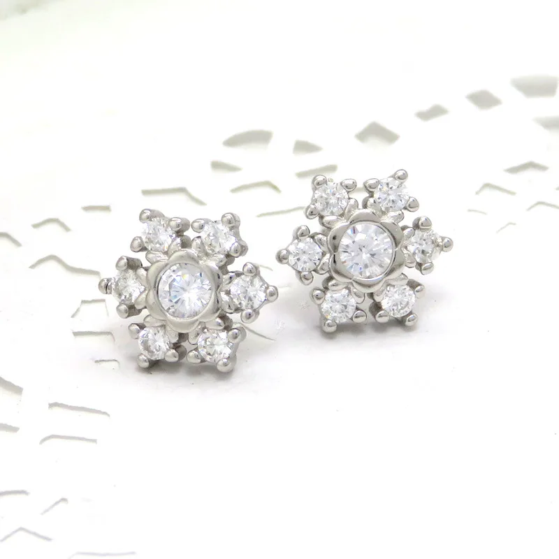 

Fashion Personality Silver Snowflake Zircon Stud Earrings for Women Jewelry Gifts