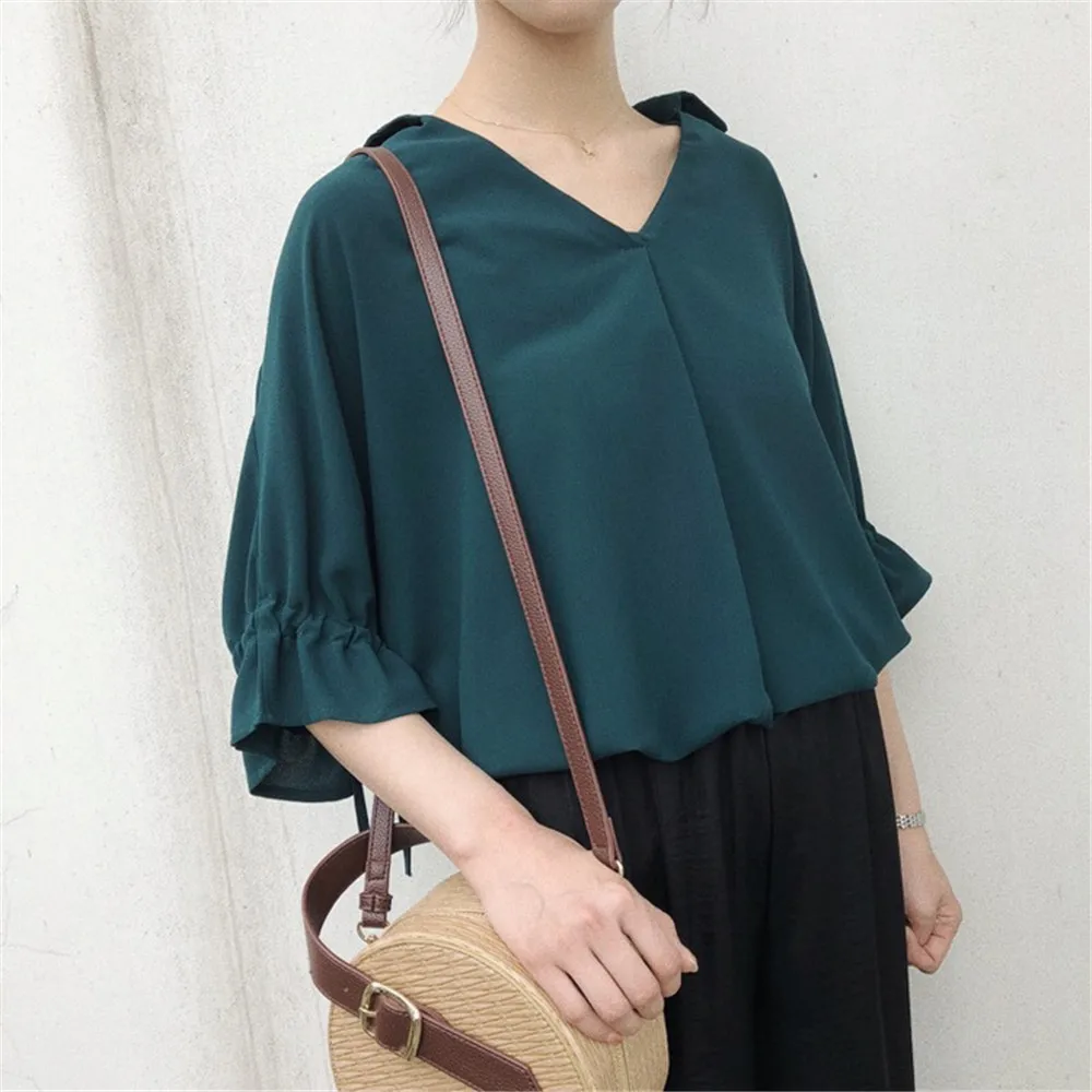 High quality Casual Chiffon V-neck Loose Shirt Office Wear 2018 White Women Blouse Shirt Half Batwing Sleeve Summer Elegant top (15)